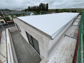 In 76889-Klingenmünster entsteht bald eine Lagerhalle mit Büro und Wohnung